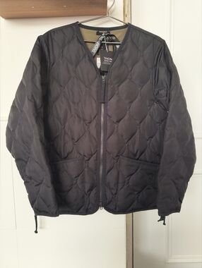 *NWT*Taion Military Zip V-Neck Down Jacket, Unisex L, Black